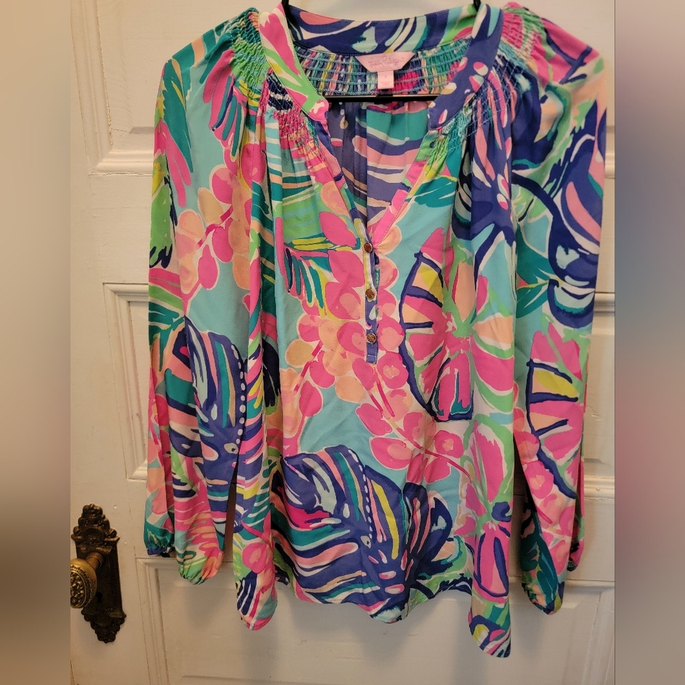 Lilly Pulitzer Vibrant Floral Blouse in Pink and Blue Small